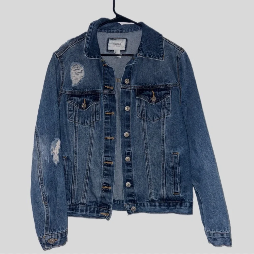 Forever 21 Distressed Denim Jean Jacket Size Medium